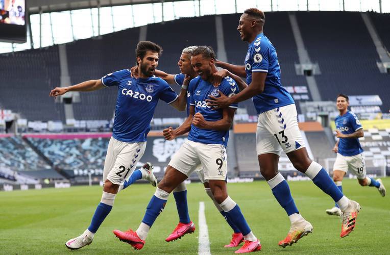 关于切尔西队展现强大实力，轻松击败对手的信息