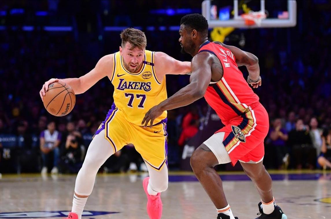 鹈鹕绝杀时刻,浓眉哥点燃赛场,绝杀战胜迎来胜利!